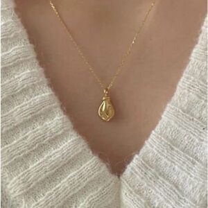 New 🎁 Pendant Necklace 18K Gold.